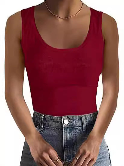 Damen figurbetontes Ripptop mit breiten Trägern und angenehmem Abschluss