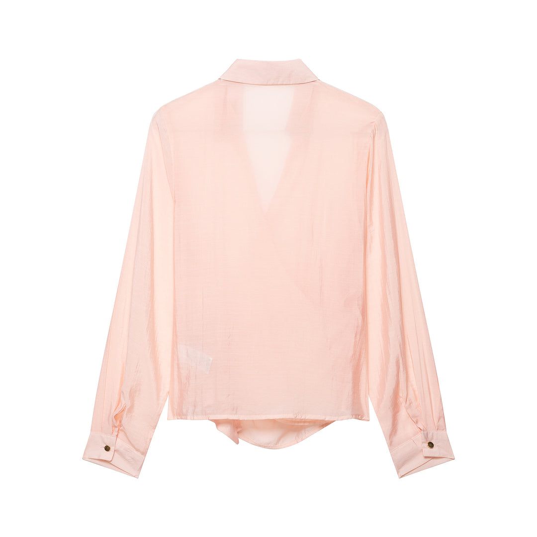Damen Wickelbluse aus seidigem Crêpe mit Drapierung, tiefem V‑Ausschnitt und goldem Zierknopf Nord Taschen