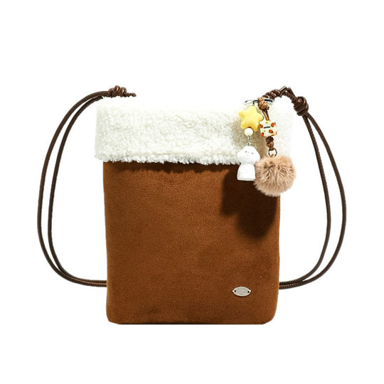 Damen Umhängetasche aus weichem Wildleder mit verspieltem Plüschkragen Nord Taschen