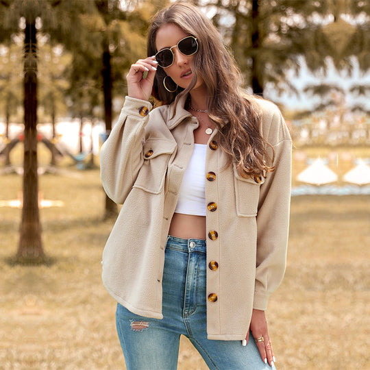 Damen Oversized Teddy-Shacket mit Knopfleiste, aufgesetzten Pattentaschen und weichem Futter Nord Taschen
