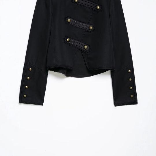 Damen Kurzgeschnittene militärisch inspirierte Jacke mit Stehkragen, Zierpatten und Metallknöpfen Nord Taschen
