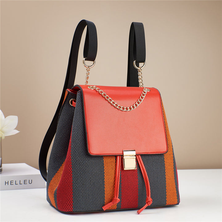 Damen Rucksackhandtasche mit strukturiertem Obermaterial und modarem Kettendetail Nord Taschen