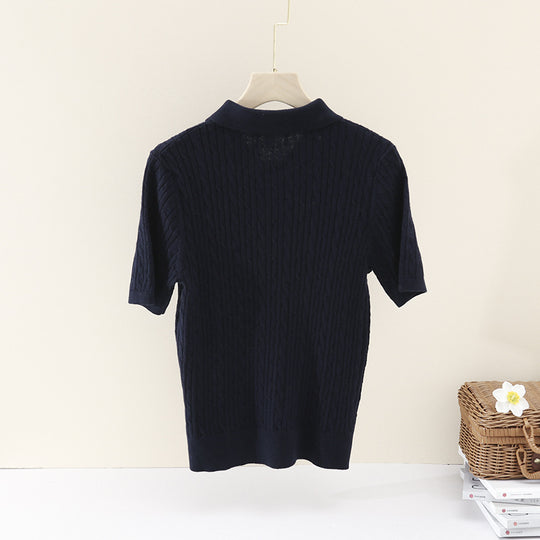 Damen Kurzärmeliges Strick-Poloshirt mit Zopfmuster und Knopfleiste Nord Taschen