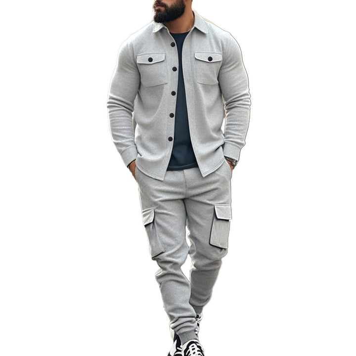 Herren Cargo-Set mit lässigen Hemd und elastischen Hosen