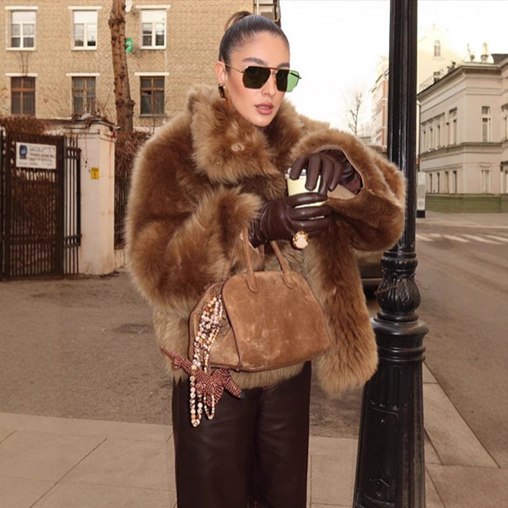 Damen Kurzjacke im Teddy‑Style mit voluminösem Schalkragen und soften Faux‑Fur‑Textur Nord Taschen