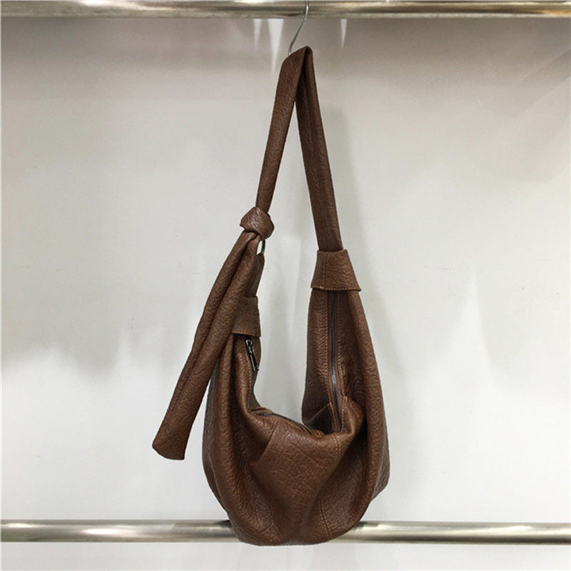 Damen trendige Umhängetasche mit weich gefaltetem Design und verstellbarem Schulterriemen Nord Taschen