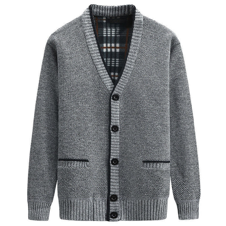 Herren Strickjacke mit kariertem Innenfutter und praktischen Taschen