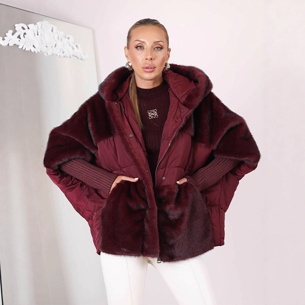 Damen Kurz geschnittene gesteppte Kapuzenjacke mit voluminösem Webpelzbesatz und Oversize‑Silhouette Nord Taschen