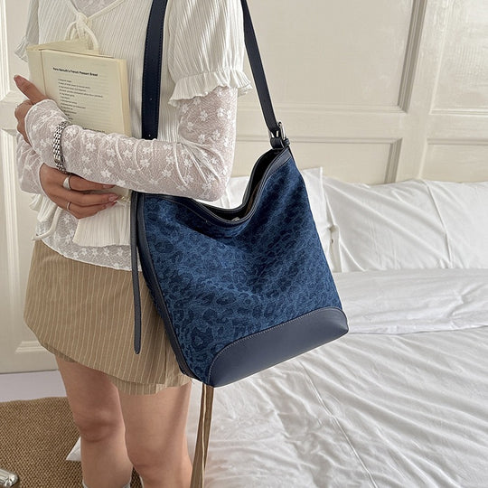 Damen Hobo-Tasche mit elegantem Leodruck und verstellbarem Schulterriemen Nord Taschen