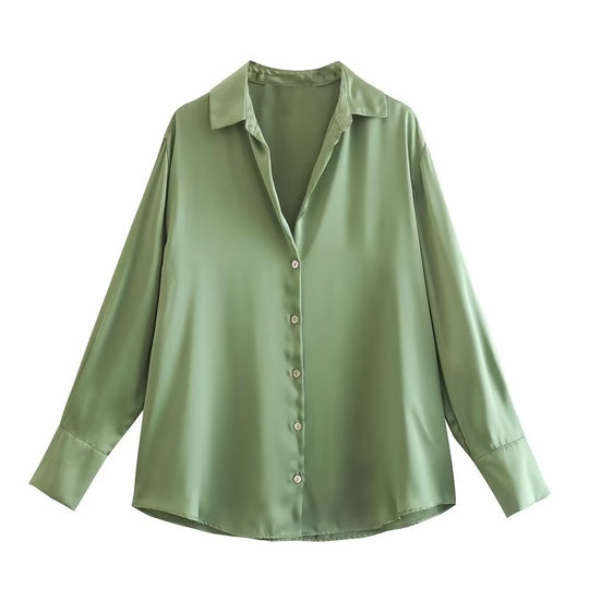 Damen Oversized Satinbluse mit Hemdkragen und breiten Manschetten Nord Taschen