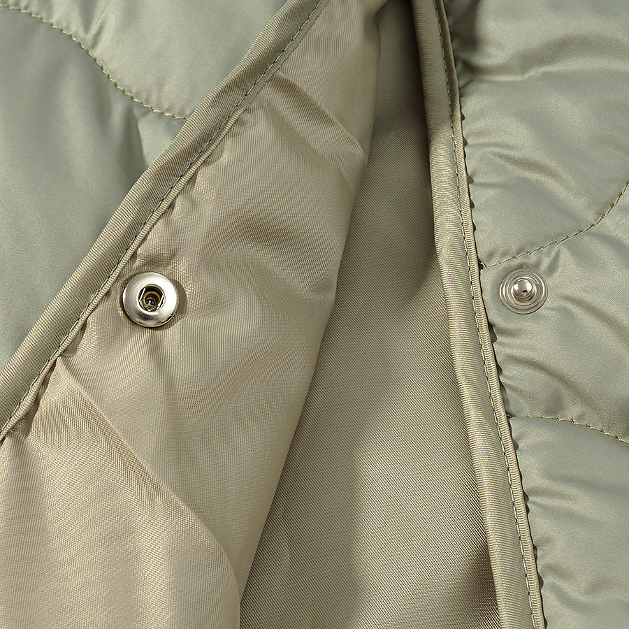 Damen Leichte gesteppte Jacke mit Rundhalsausschnitt, Steppwellen und Druckknöpfen Nord Taschen