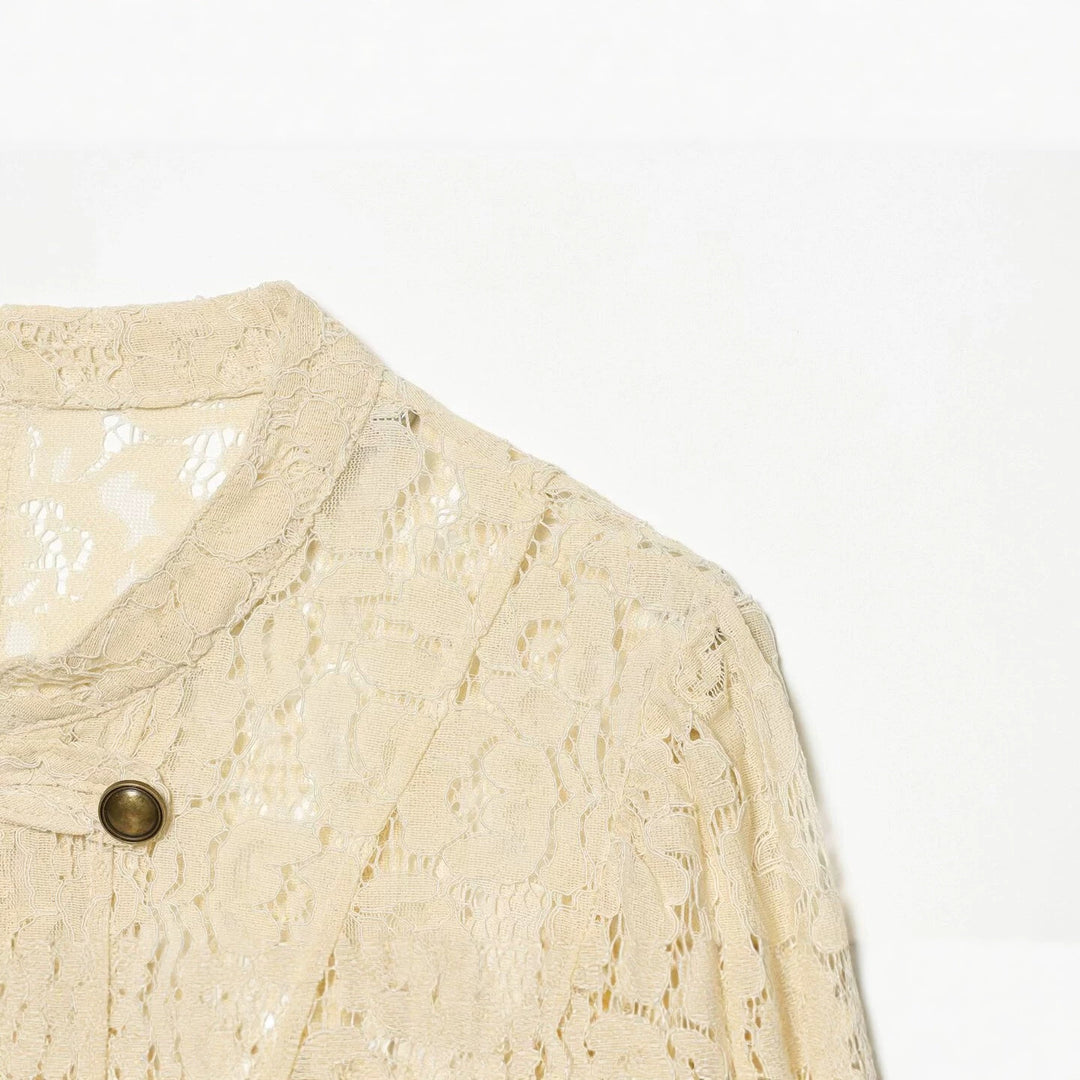 Damen Kurze Spitzenjacke im militärisch inspirierten Stil mit Stehkragen und Zierknopfleiste Nord Taschen