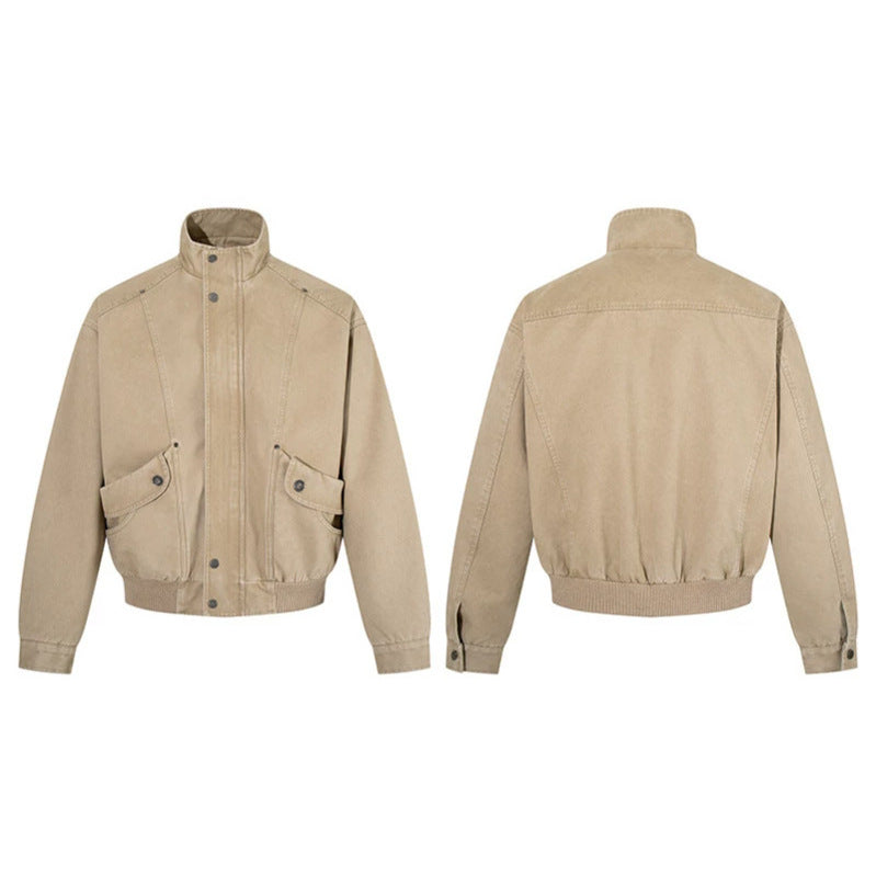 Herren Kurz geschnittene Utility-Bomberjacke aus Baumwoll-Canvas mit Stehkragen, verdeckter Druckknopfleiste und geripptem Saum Nord Taschen