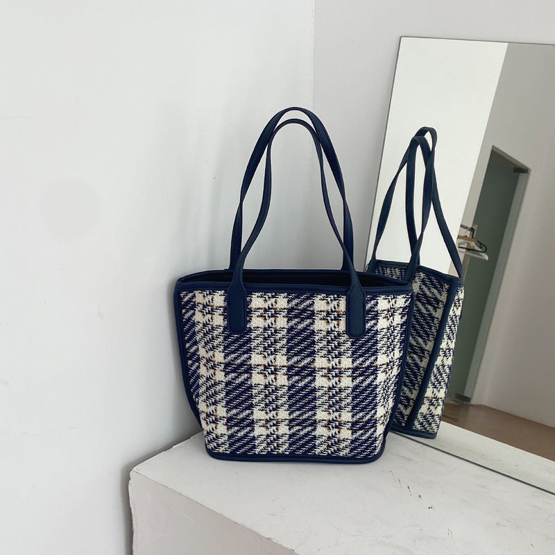 Damen Einkaufstasche mit modernem Karomuster und praktischen Innenfächern Nord Taschen