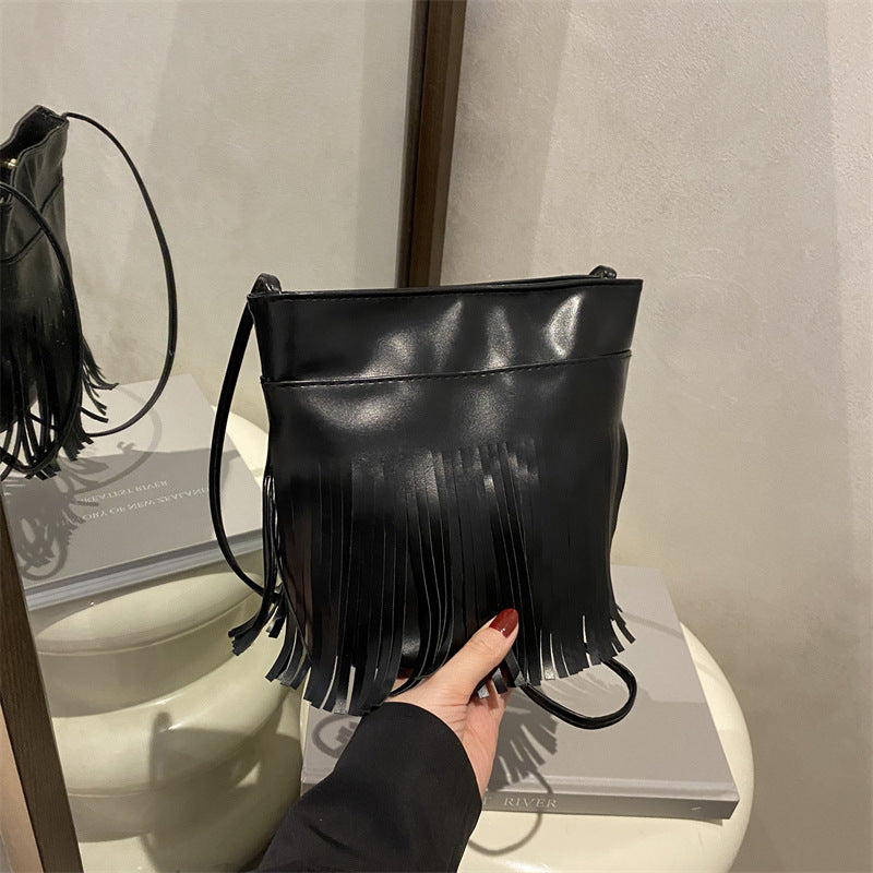 Damen schicke Umhängetasche mit fransigen Details Nord Taschen