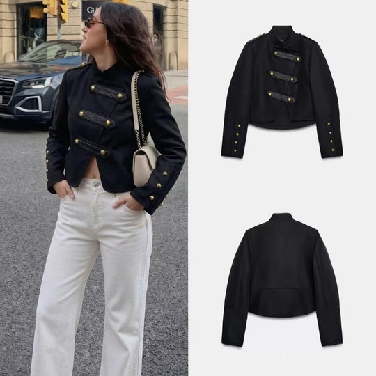 Damen Cropped Militärblazer im Uniformstil mit dekorativen Zierstreifen und Messingknöpfen Nord Taschen