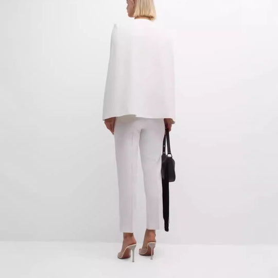 Damen Elegantes Cape‑Blazer‑Set mit offenem Ärmelschlitz und schmaler Anzughose Nord Taschen