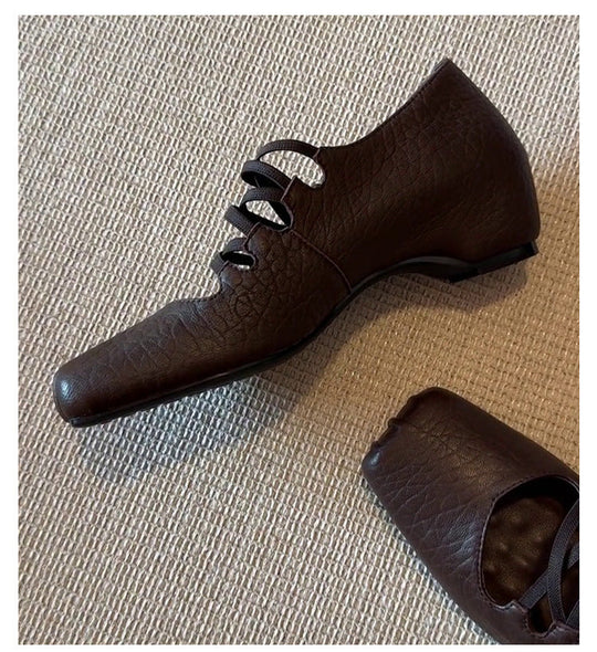 Damen Ballerina-Schuhe mit innovativer Riemenführung und weichem Leder