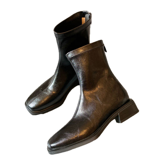 Damen Stiefelette im Reitstiefel‑Look aus softem Glattleder mit quadratischer Kappnaht und gestapeltem Blockabsatz Nord Taschen