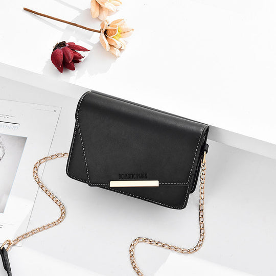 Damen elegante Umhängetasche mit feinem Kettendetail und praktischem Innenfach Nord Taschen