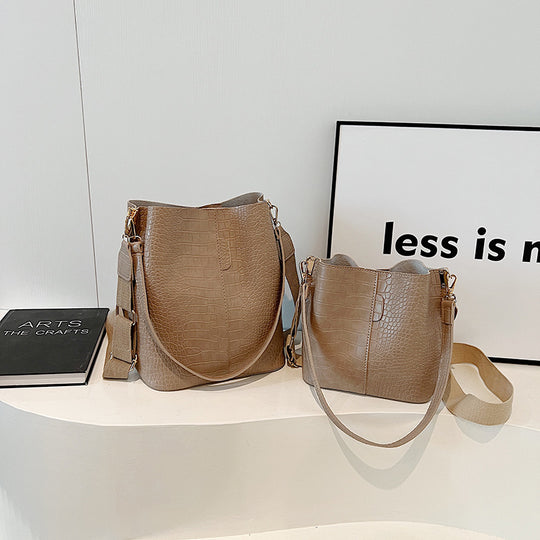 Damen-Handtasche im stilvollen Krokodil-Look mit verstellbarem Schulterriemen | Nord Taschen
