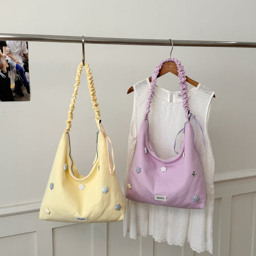 Damen Hobo-Tasche mit dekorativem Kordelzug und charmanten Applikationen Nord Taschen