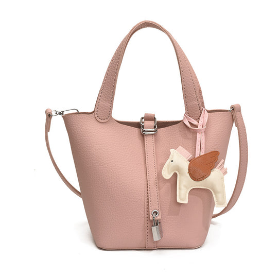 Damen praktische Handtasche mit niedlichem Anhänger Nord Taschen