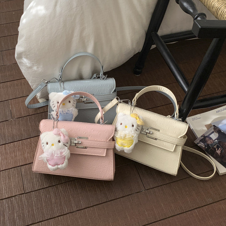 Damen Handtasche im eleganten Design mit niedlichem Anhänger Nord Taschen