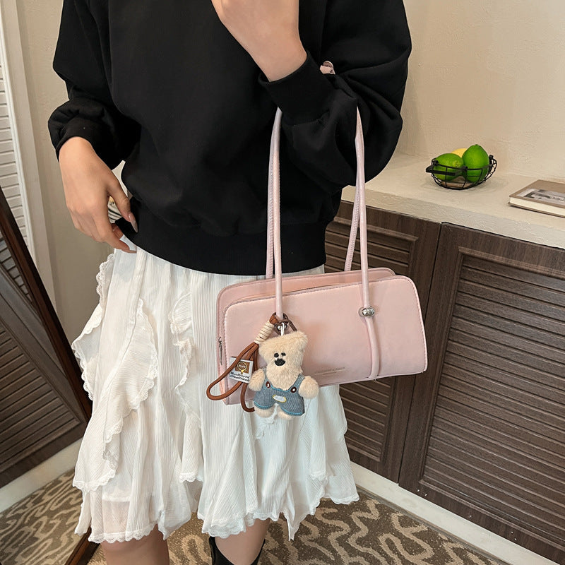 Damen Handtasche mit verspieltem Bärenanhänger Nord Taschen