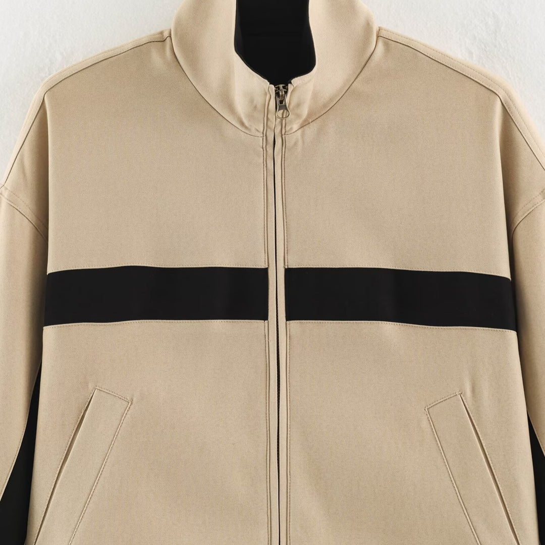 Damen Cropped Trackjacke mit Stehkragen, Reißverschluss und seitlichen Kontraststreifen Nord Taschen
