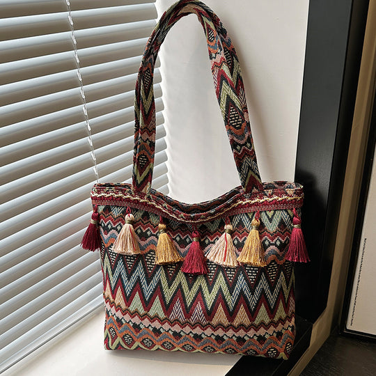 Damen Tragetasche mit stylishen Quasten und modernem Zickzackdesign Nord Taschen
