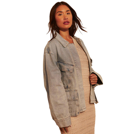 Damen Oversize-Utility-Denimjacke mit großen Pattentaschen und knöpfbarer Front Nord Taschen