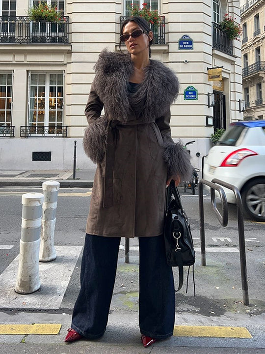 Damen Mantel aus Veloursleder‑Optik mit voluminösem Faux‑Fur‑Schalkragen, Fellmanschetten & Taillengürtel Nord Taschen