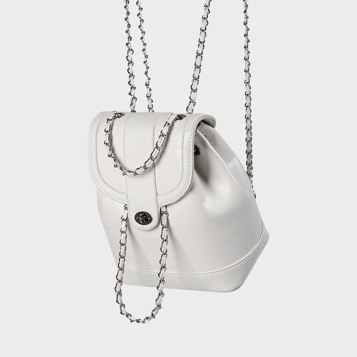 Damen Rucksacktasche mit elegantem Kettenakzent und raffiniertem Klappverschluss Nord Taschen