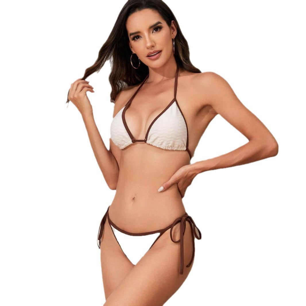 Damen Triangel-Bikini mit verstellbaren Trägern und hochwertigem Wellenmuster