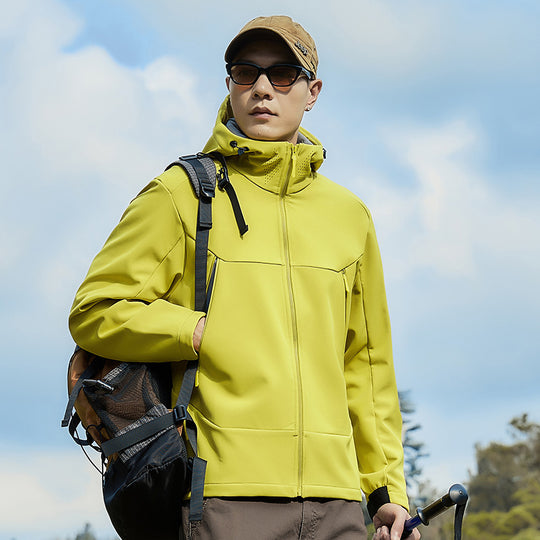 Herren Softshell-Funktionsjacke mit hohem Thermokragen, Kapuze und wasserabweisenden Reißverschlüssen Nord Taschen