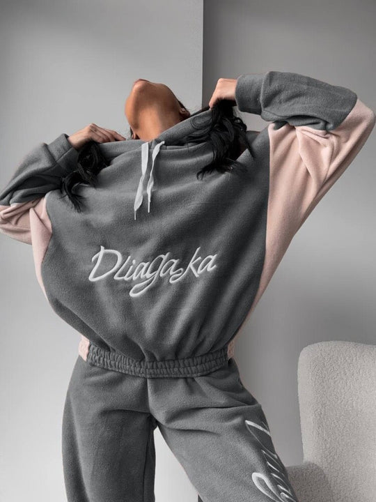Damen kuscheliges Hoodie-Set mit kontrastärmel, elastischer High-Waist-Jogginghose und überschnittener Kapuze Nord Taschen