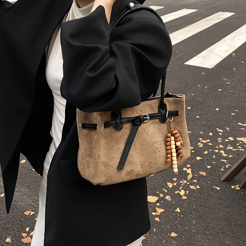 Damen modische Veloursleder Handtasche mit eleganten Akzenten Nord Taschen