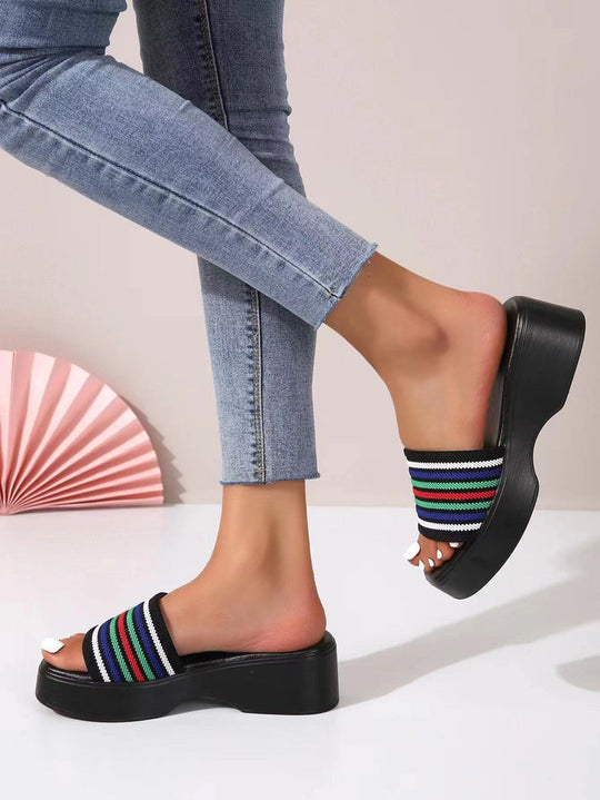 Damen Komfortable Wedge-Pantoletten mit breitem Riemendesign und anatomischem Fußbett