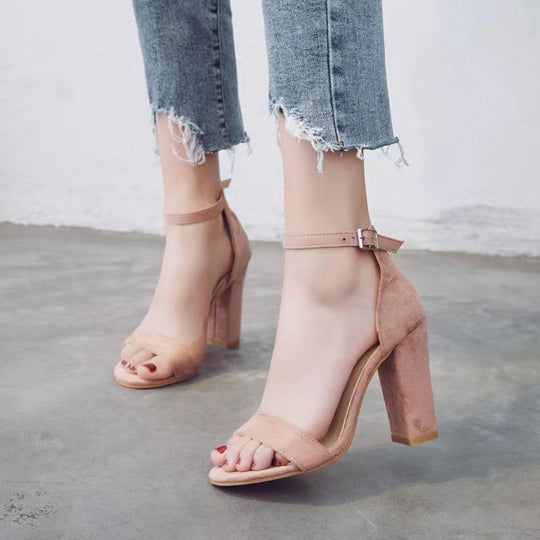 Damen elegante High Heel Sandalen mit breitem Riemen und Blockabsatz - Arvani