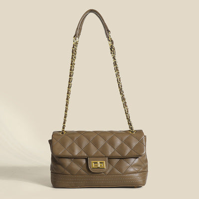 Damen Umhängetasche mit elegantem Steppmuster und goldener Kettenapplikation Nord Taschen