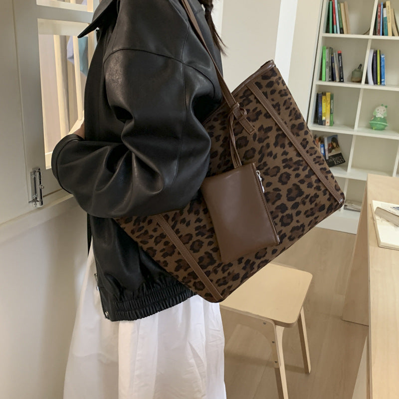 Damen stilvolle Shopper-Tasche im modernen Animal-Print Nord Taschen