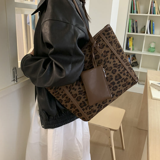 Damen stilvolle Shopper-Tasche im modernen Animal-Print Nord Taschen
