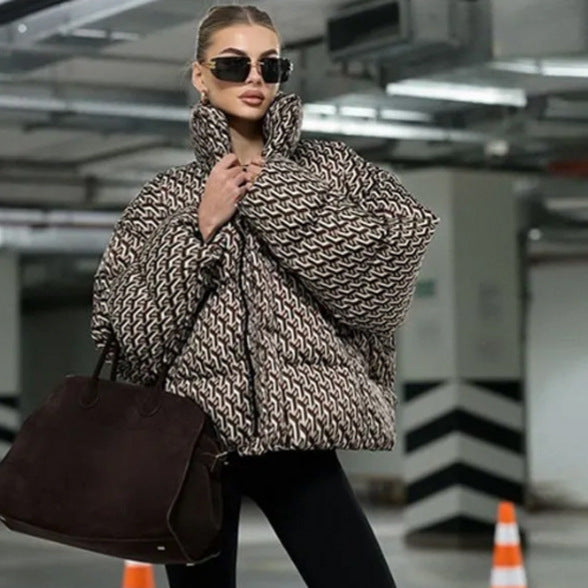 Damen Kurz gesteppte Oversize-Steppjacke mit hohem Schalkragen Nord Taschen