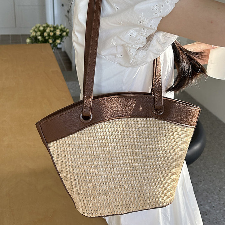 Damen geflochtene Tragetasche mit eleganten Lederakzenten Nord Taschen