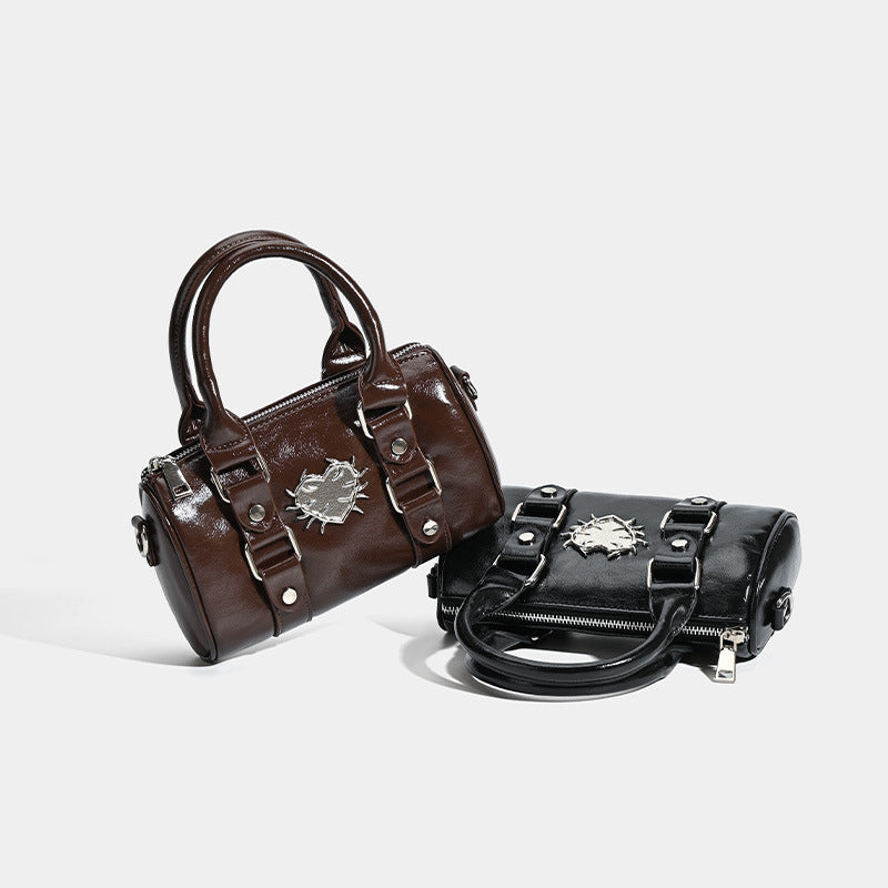 Damen Kunstleder Handtasche mit edler Herzapplikation Nord Taschen