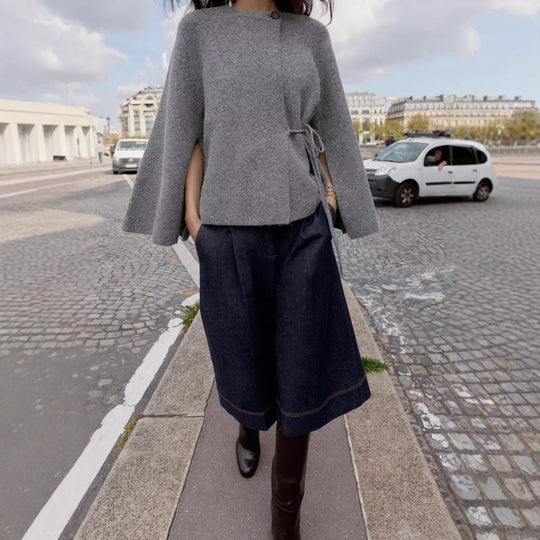 Damen Kurzes Wollmix‑Cape mit Rundhals, Tunnelzug‑Taillierung und Trompetenärmeln Nord Taschen