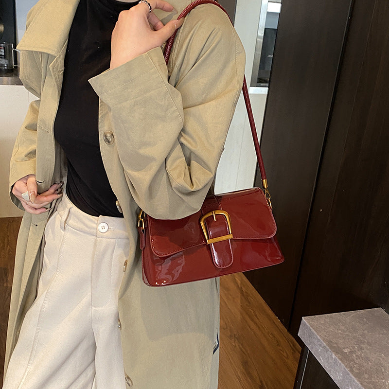 Damen Umhängetasche mit abnehmbarem Gurt und elegantem Verschluss Nord Taschen