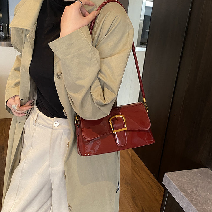 Damen Umhängetasche mit abnehmbarem Gurt und elegantem Verschluss Nord Taschen