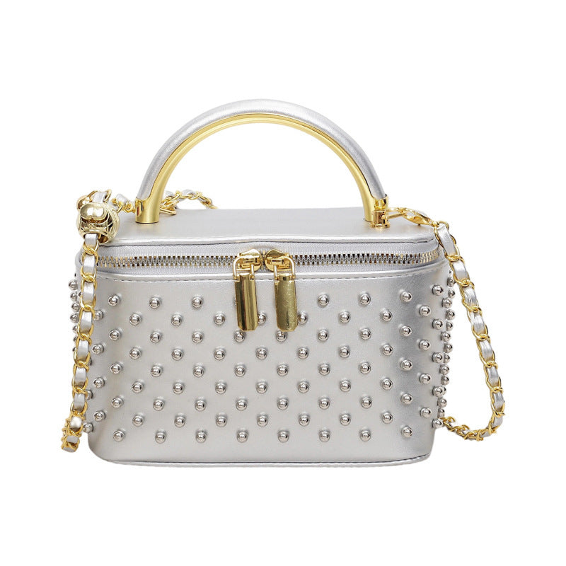 Damen modische Handtasche mit Nietenakzenten Nord Taschen